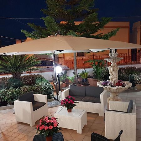 Отель Il Giardino Di Elda Melissano Экстерьер фото